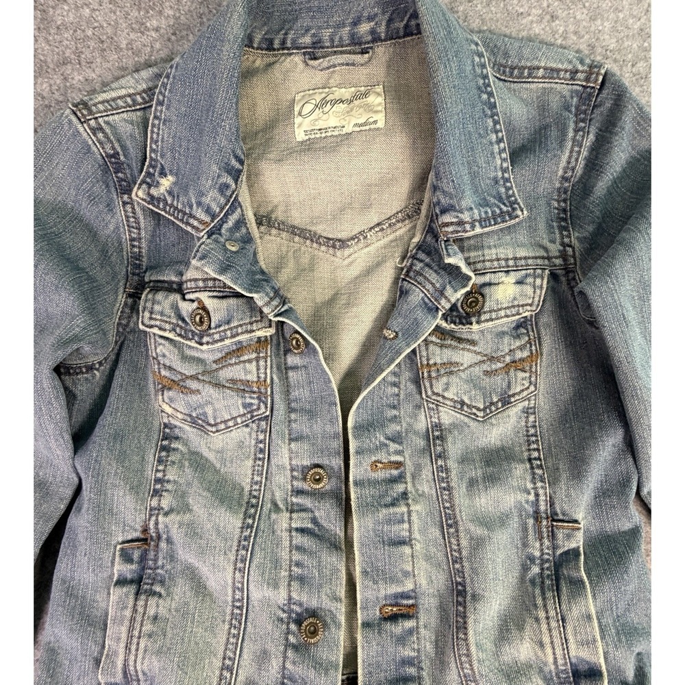 Y2K Womens Denim Jacket Light Wash Distressed Medium Classic Trucker 90s